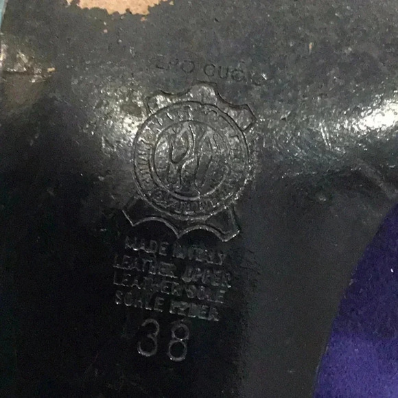 Make an offer 📖Rinaldi suede pumps - Picture 5 of 5